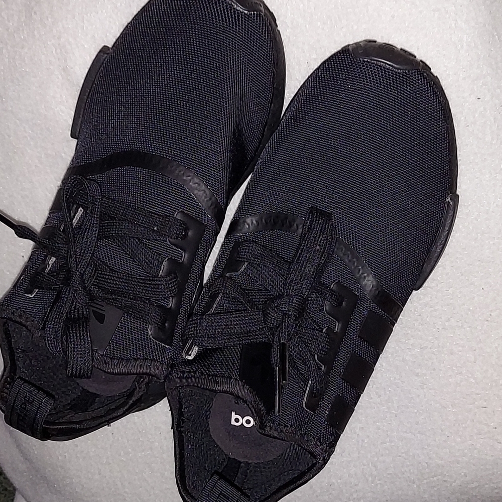 ADIDAS BOOST SNEAKER